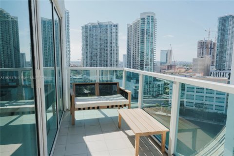 Copropriété à louer à Miami, Floride: 2 chambres, 117.71 m2 № 1964254 - photo 4