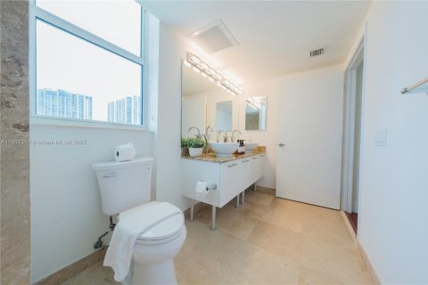Copropriété à louer à Miami, Floride: 2 chambres, 117.71 m2 № 1964254 - photo 11