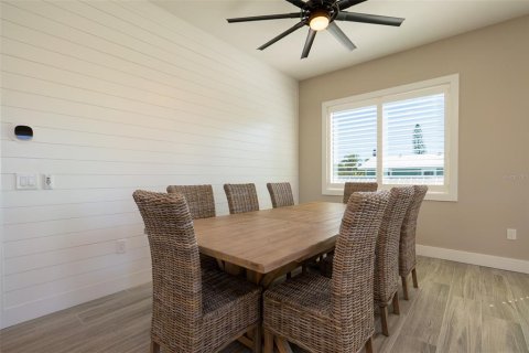 House in Bradenton Beach, Florida 7 bedrooms, 257.9 sq.m. № 1817309 - photo 14