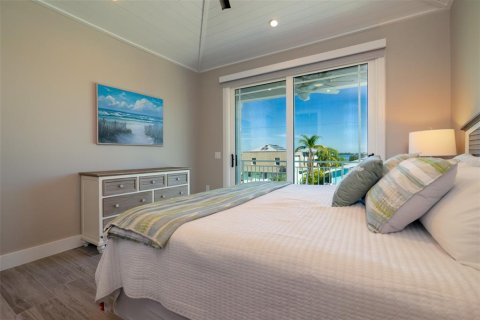 House in Bradenton Beach, Florida 7 bedrooms, 257.9 sq.m. № 1817309 - photo 26