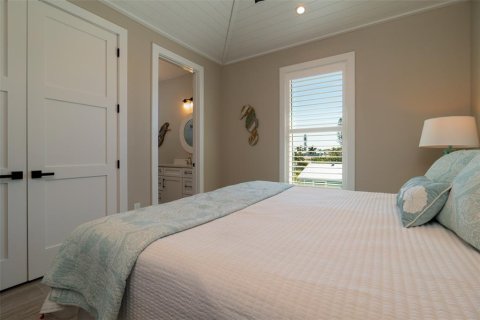 House in Bradenton Beach, Florida 7 bedrooms, 257.9 sq.m. № 1817309 - photo 22