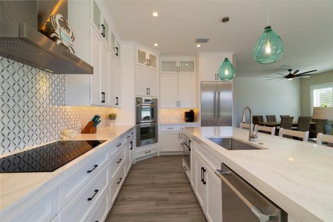House in Bradenton Beach, Florida 7 bedrooms, 257.9 sq.m. № 1817309 - photo 11