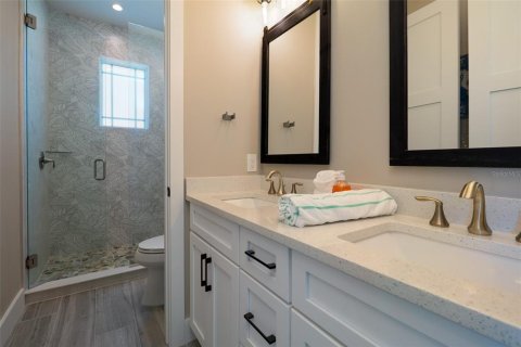 House in Bradenton Beach, Florida 7 bedrooms, 257.9 sq.m. № 1817309 - photo 17