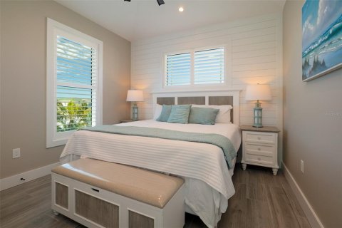 House in Bradenton Beach, Florida 7 bedrooms, 257.9 sq.m. № 1817309 - photo 15