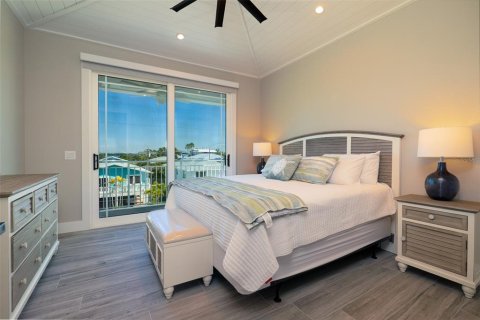 House in Bradenton Beach, Florida 7 bedrooms, 257.9 sq.m. № 1817309 - photo 25