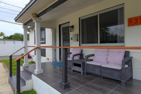 Casa en venta en Hollywood, Florida, 3 dormitorios, 95.22 m2 № 2185061 - foto 6