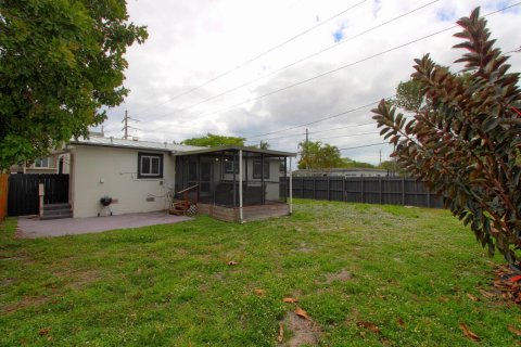 Casa en venta en Hollywood, Florida, 3 dormitorios, 95.22 m2 № 2185061 - foto 28