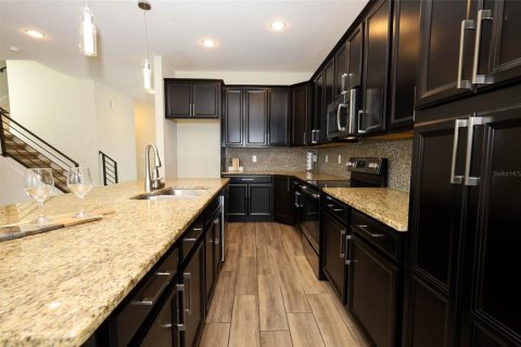Villa ou maison à vendre à Orlando, Floride: 4 chambres, 219.34 m2 № 1786061 - photo 13