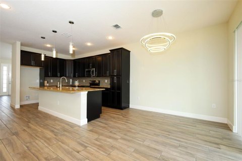 Villa ou maison à vendre à Orlando, Floride: 4 chambres, 219.34 m2 № 1786061 - photo 11