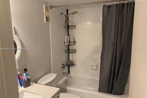 Copropriété à vendre à Pompano Beach, Floride: 2 chambres № 2010454 - photo 14