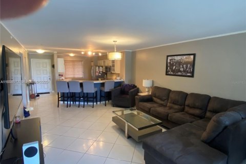 Condo à Pompano Beach, Floride, 2 chambres  № 2010454