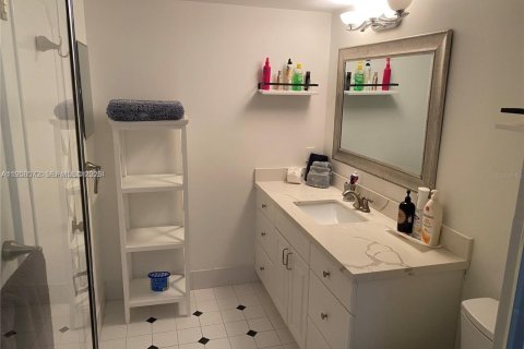 Copropriété à vendre à Pompano Beach, Floride: 2 chambres № 2010454 - photo 15