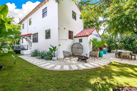 Casa en alquiler en Miami, Florida, 4 dormitorios, 219.34 m2 № 1964488 - foto 16