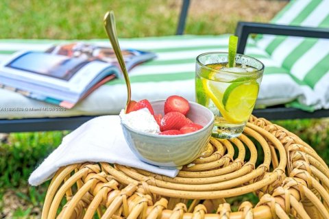 Casa en alquiler en Miami, Florida, 4 dormitorios, 219.34 m2 № 1964488 - foto 20