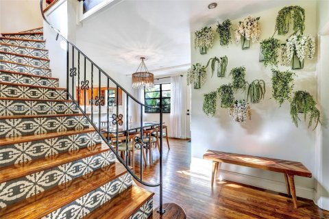 Casa en alquiler en Miami, Florida, 4 dormitorios, 219.34 m2 № 1964488 - foto 25