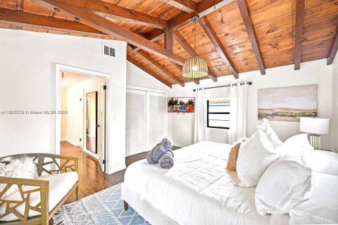 Casa en alquiler en Miami, Florida, 4 dormitorios, 219.34 m2 № 1964488 - foto 28