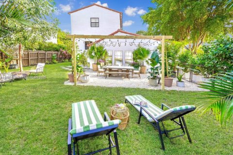 Casa en alquiler en Miami, Florida, 4 dormitorios, 219.34 m2 № 1964488 - foto 21