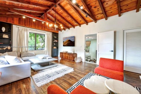 Casa en alquiler en Miami, Florida, 4 dormitorios, 219.34 m2 № 1964488 - foto 7