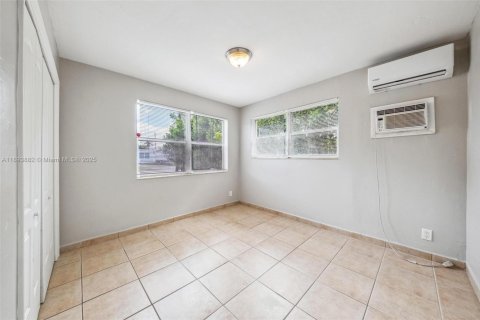 Casa en venta en West Park, Florida, 3 dormitorios, 117.8 m2 № 1945949 - foto 12