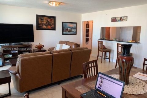 Copropriété à louer à Miami, Floride: 2 chambres, 103.77 m2 № 1957584 - photo 11