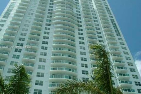 Copropriété à louer à Miami, Floride: 2 chambres, 103.77 m2 № 1957584 - photo 2
