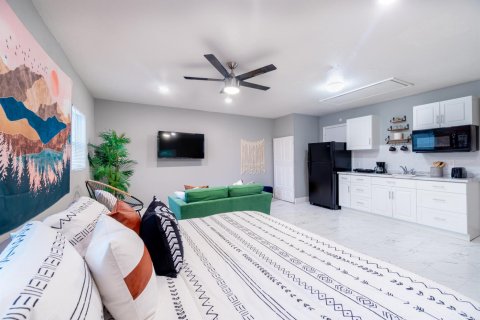 Immobilier commercial à louer à Port St. Lucie, Floride: 1 chambre, 51.1 m2 № 2247911 - photo 2