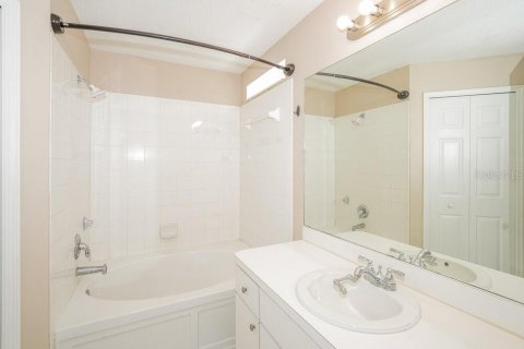 Villa ou maison à louer à Wesley Chapel, Floride: 4 chambres, 133.41 m2 № 2094598 - photo 12