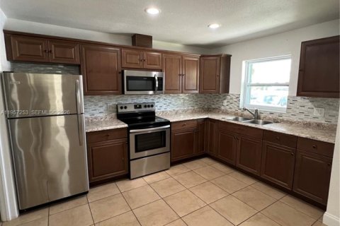 Adosado en venta en Homestead, Florida, 2 dormitorios, 85.47 m2 № 2023424 - foto 5