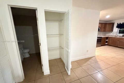 Adosado en venta en Homestead, Florida, 2 dormitorios, 85.47 m2 № 2023424 - foto 9