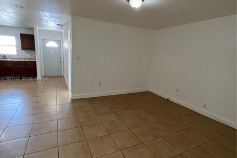 Adosado en venta en Homestead, Florida, 2 dormitorios, 85.47 m2 № 2023424 - foto 8