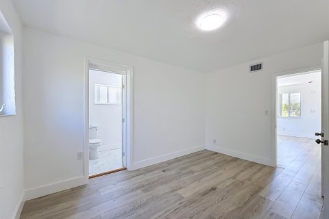 Villa ou maison à vendre à Miami, Floride: 4 chambres, 176.14 m2 № 2307986 - photo 27