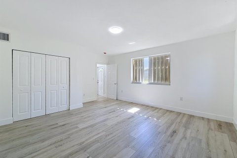 Villa ou maison à vendre à Miami, Floride: 4 chambres, 176.14 m2 № 2307986 - photo 23