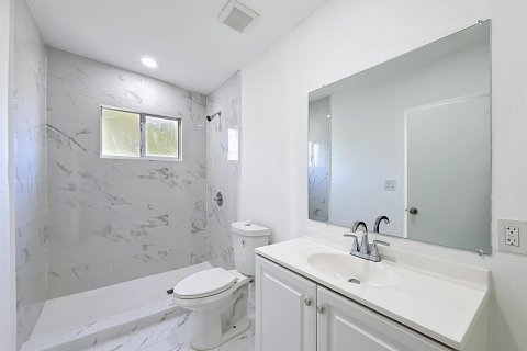 Villa ou maison à vendre à Miami, Floride: 4 chambres, 176.14 m2 № 2307986 - photo 11