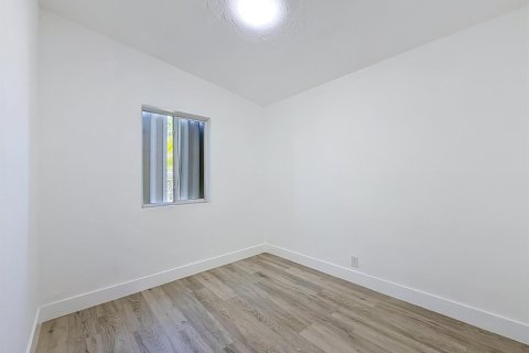 Villa ou maison à vendre à Miami, Floride: 4 chambres, 176.14 m2 № 2307986 - photo 30
