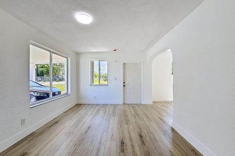 Villa ou maison à vendre à Miami, Floride: 4 chambres, 176.14 m2 № 2307986 - photo 20