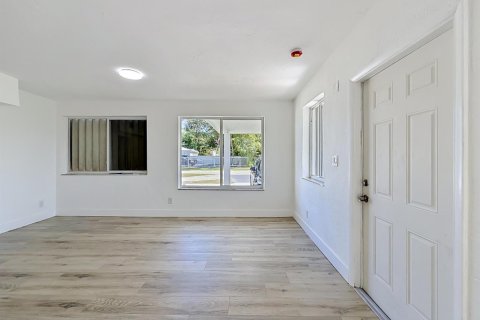 Villa ou maison à vendre à Miami, Floride: 4 chambres, 176.14 m2 № 2307986 - photo 18