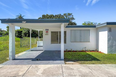 Villa ou maison à vendre à Miami, Floride: 4 chambres, 176.14 m2 № 2307986 - photo 13