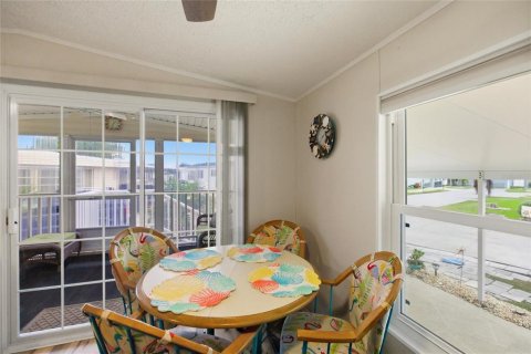 Apartment in Punta Gorda, Florida 2 bedrooms, 89.19 sq.m. № 2099496 - photo 16