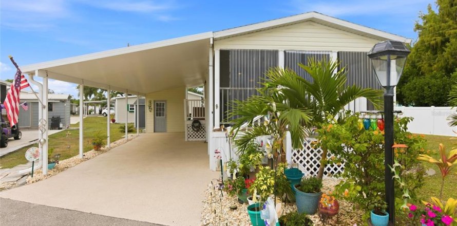 Apartment in Punta Gorda, Florida 2 bedrooms, 89.19 sq.m. № 2099496