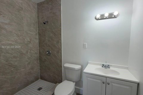 Commercial property in Miami, Florida 1 bedroom, 118.26 sq.m. № 2265545 - photo 4