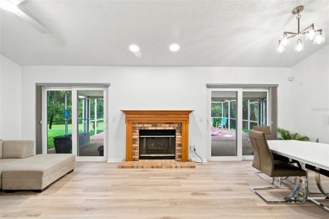 House in Valrico, Florida 3 bedrooms, 123.75 sq.m. № 2166948 - photo 2