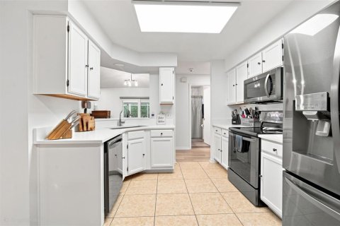 House in Valrico, Florida 3 bedrooms, 123.75 sq.m. № 2166948 - photo 17