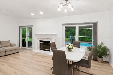 House in Valrico, Florida 3 bedrooms, 123.75 sq.m. № 2166948 - photo 9