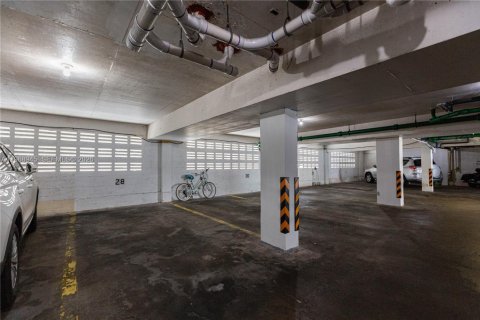 Condo in Miami Beach, Florida № 2031836 - photo 20