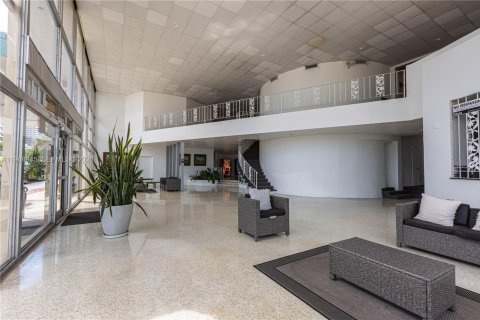 Condo in Miami Beach, Florida № 2031836 - photo 17