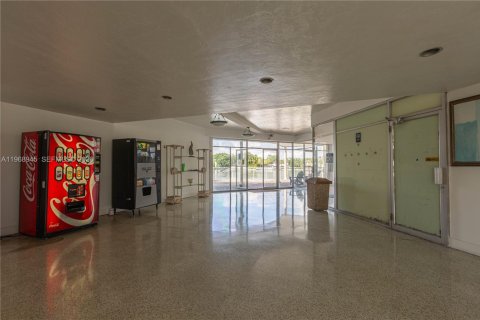 Condo in Miami Beach, Florida № 2031836 - photo 19