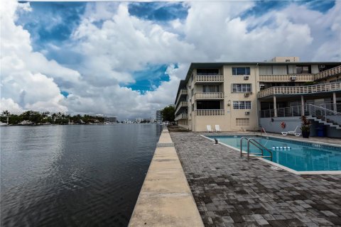 Condo in Miami Beach, Florida № 2031836 - photo 23