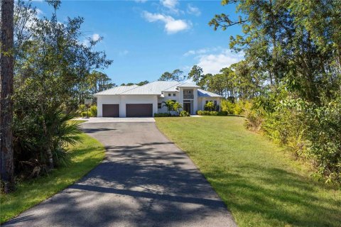 Villa ou maison à vendre à Port Charlotte, Floride: 4 chambres, 378.58 m2 № 2134993 - photo 2