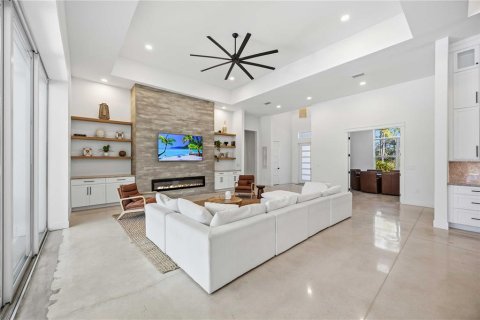 Villa ou maison à vendre à Port Charlotte, Floride: 4 chambres, 378.58 m2 № 2134993 - photo 8