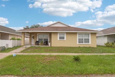 House in Ruskin, Florida 3 bedrooms, 135.92 sq.m. № 1907802 - photo 1